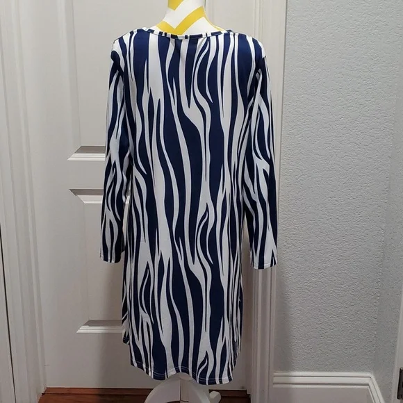 Women's midi dress with blue and white zebra print. - Picture 3 of 3